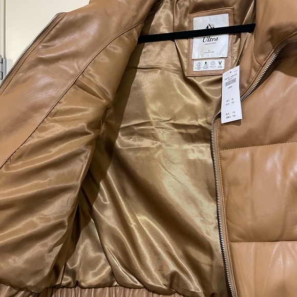 Abercrombie & Fitch Camel Colored Puffer Vest - Picture 3 of 4
